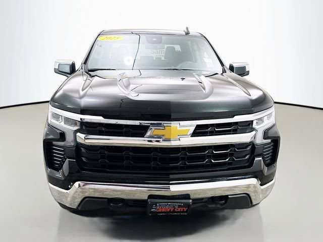 Used 2025 Chevrolet Silverado 1500 LT image 2