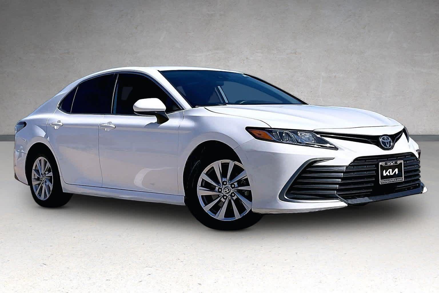 Used 2021 Toyota Camry LE FWD image 20