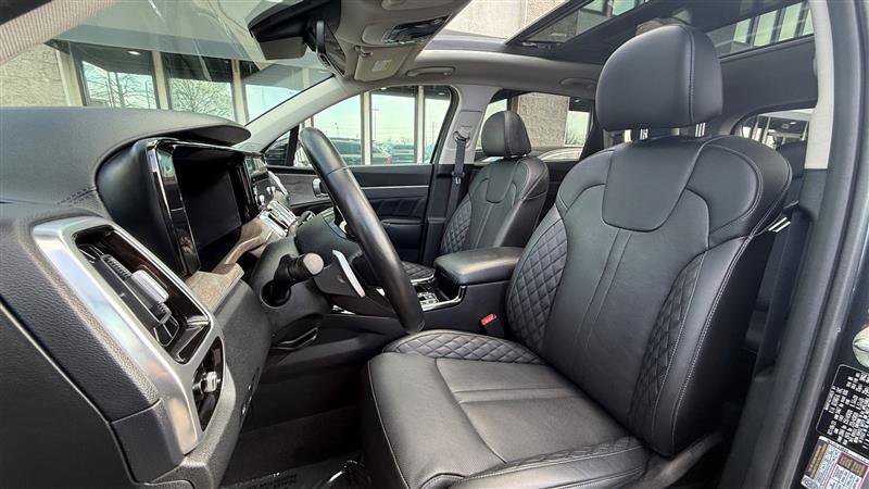 Used 2023 Kia Sorento SX Prestige AWD/4WD image 16