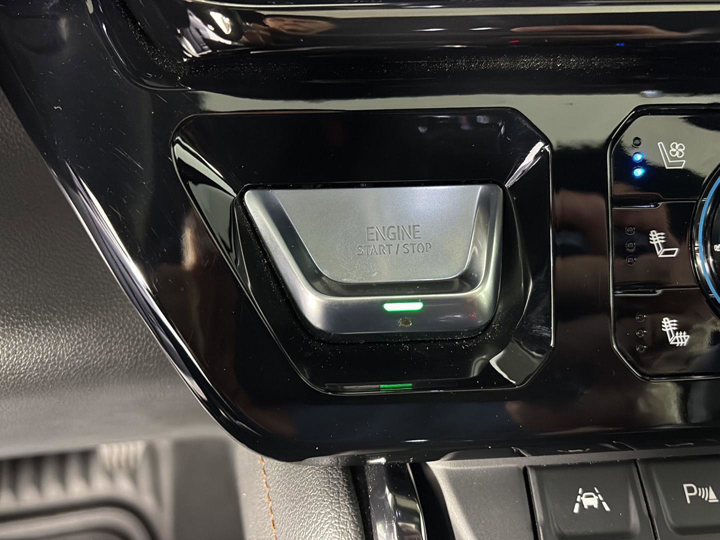 Used 2023 GMC Sierra 1500 AT4 w/ AT4 Premium Package image 29