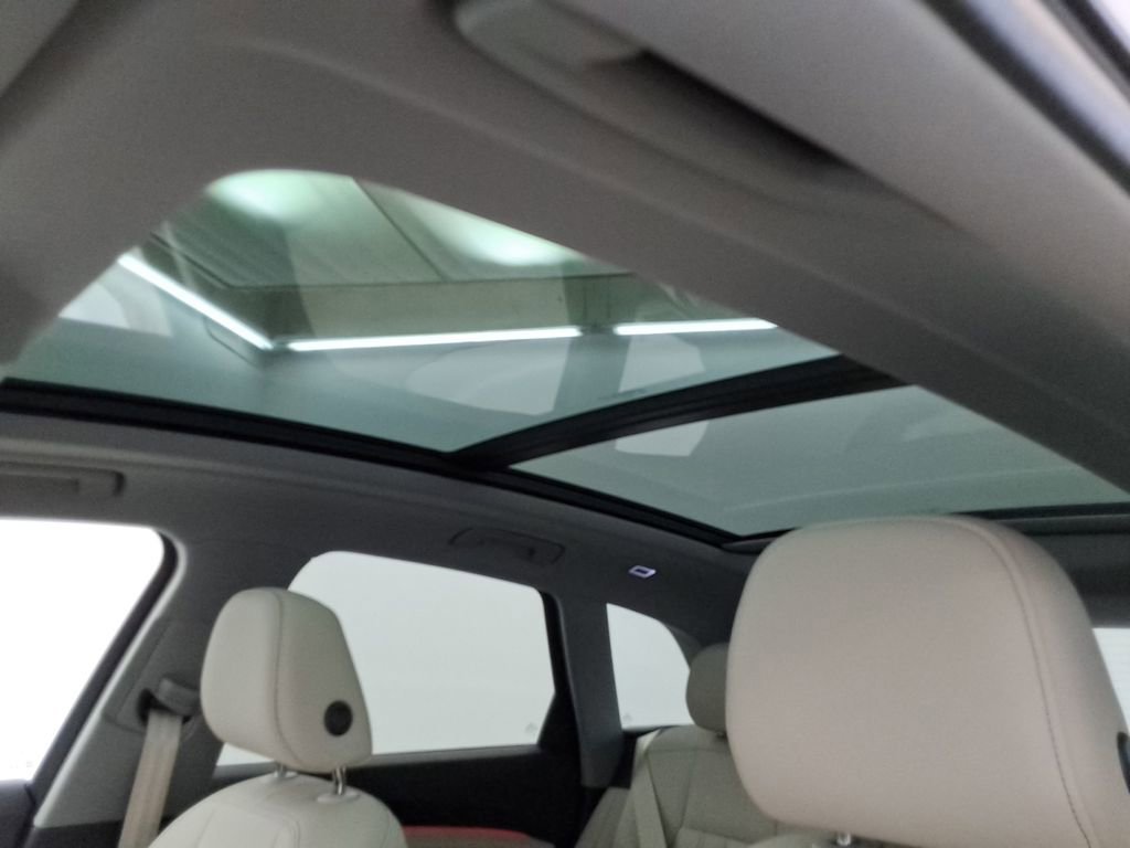 Used 2025 Audi Q5 Premium w/ Convenience Package image 17