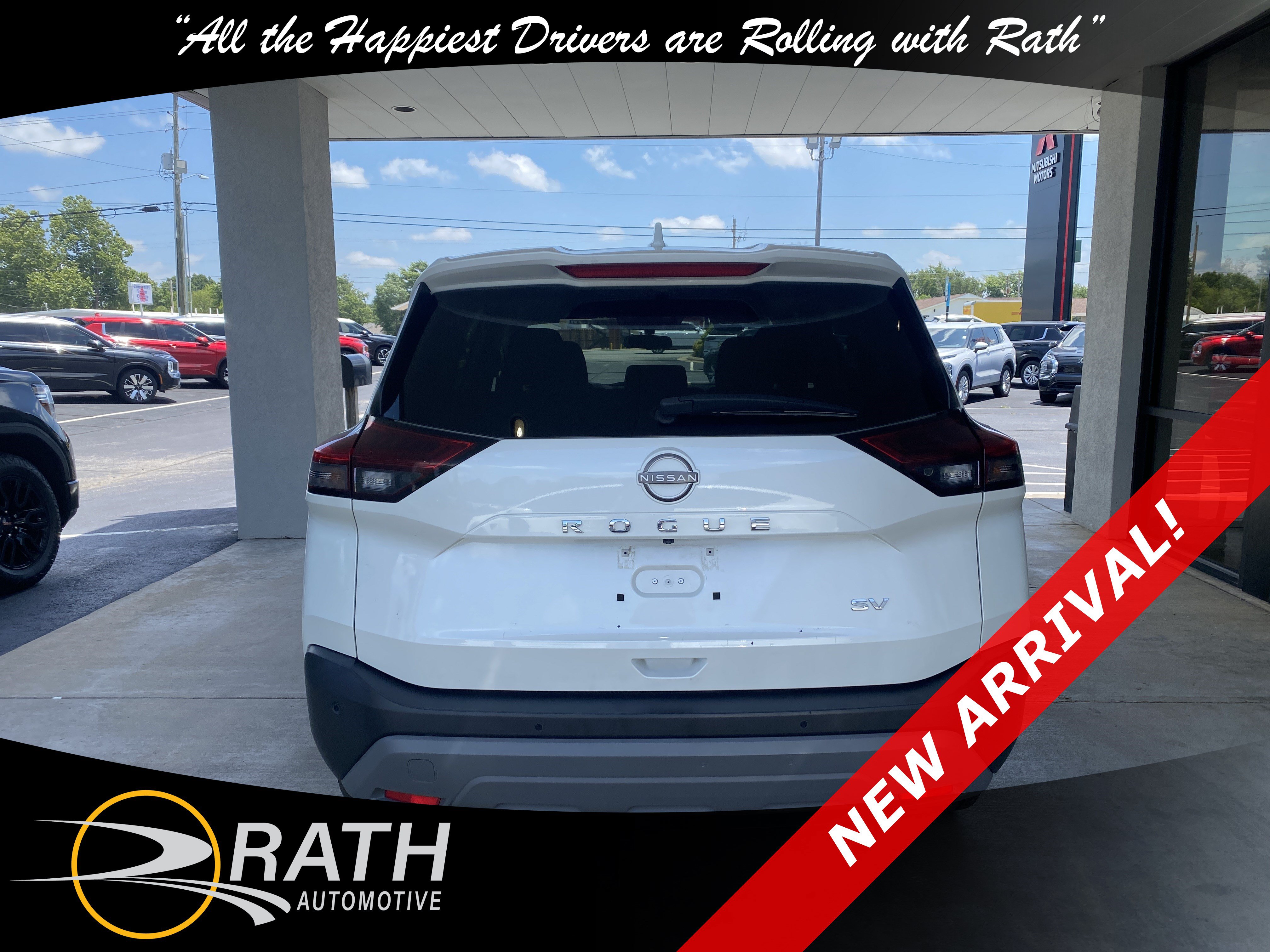 Used 2023 Nissan Rogue SV FWD image 9