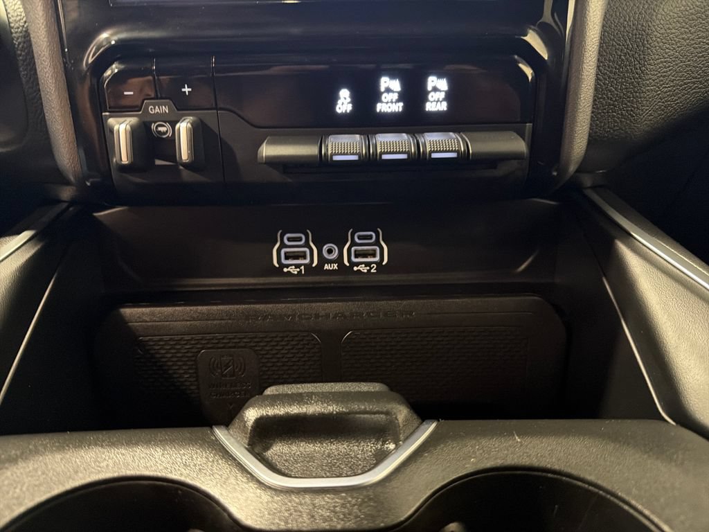 Used 2025 RAM 1500 Big Horn AWD/4WD image 6