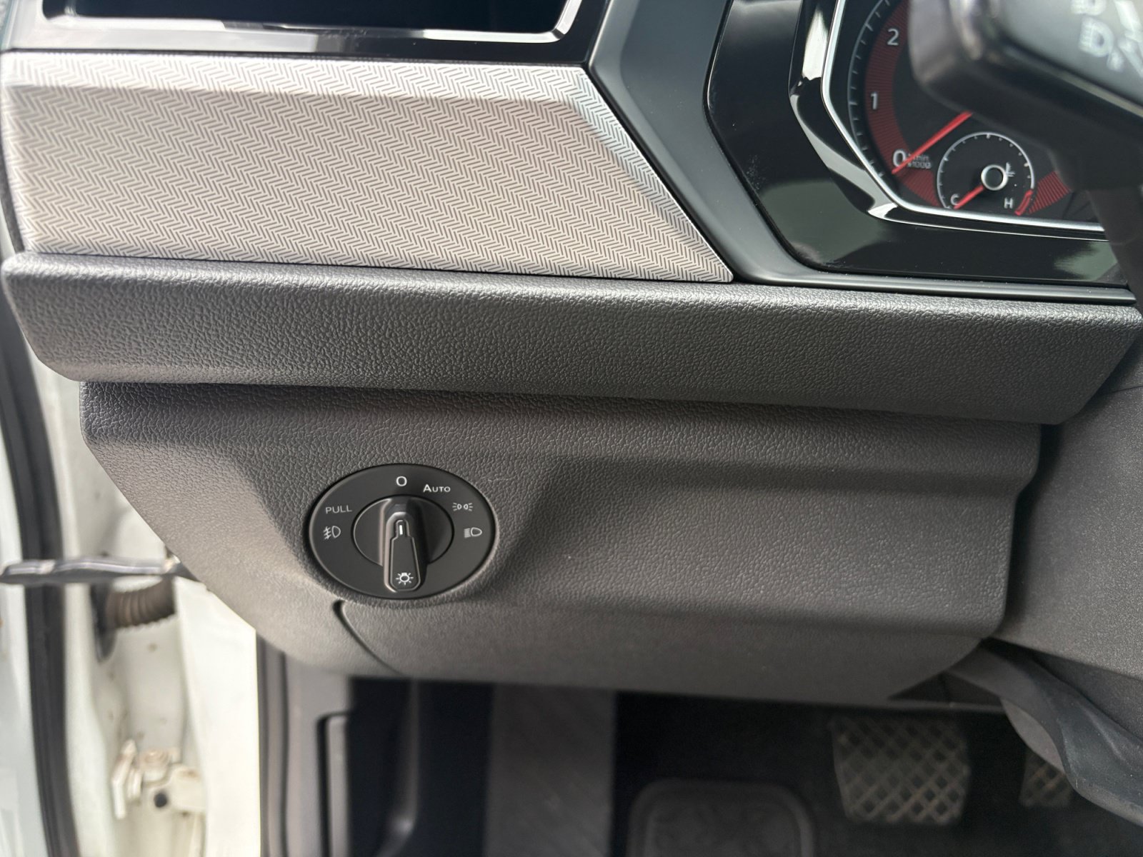 Used 2019 Volkswagen Jetta R-Line FWD image 24