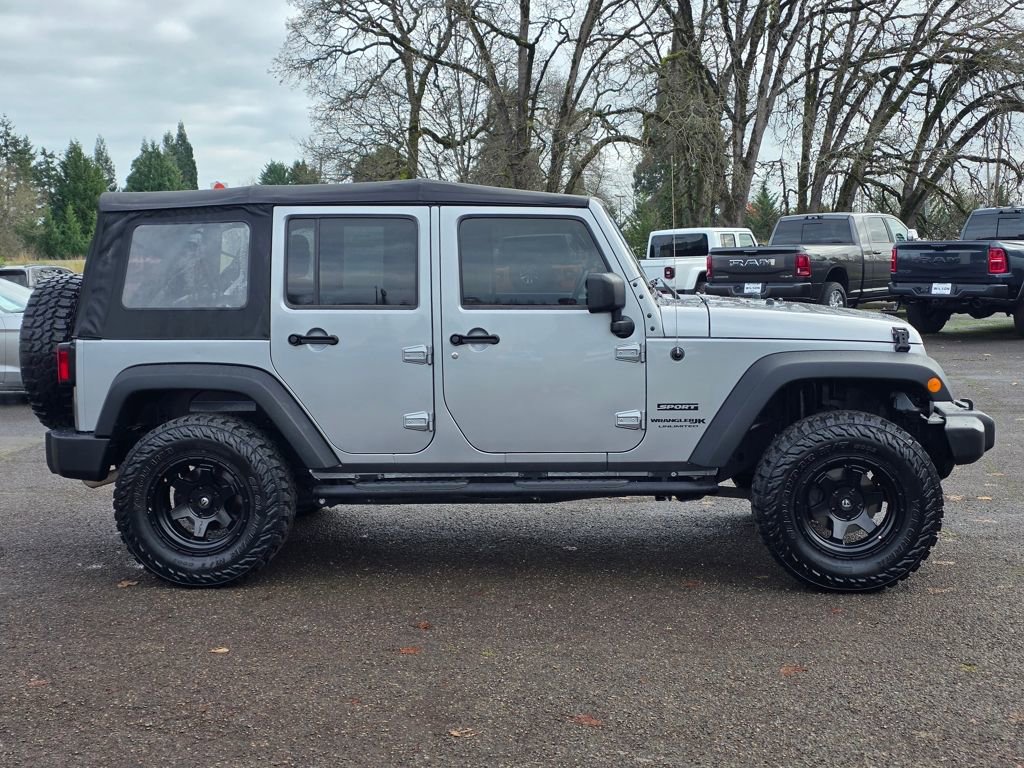 Used 2018 Jeep Wrangler Unlimited Sport w/ Connectivity Group image 9