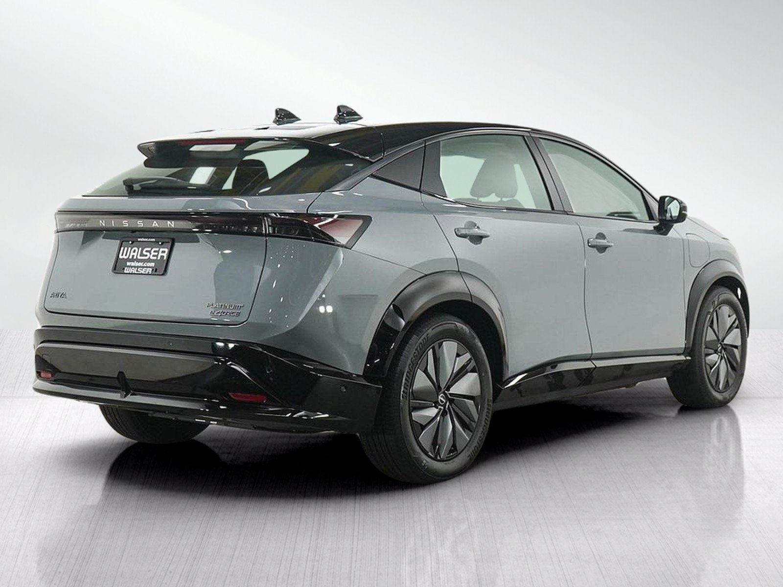 Used 2023 Nissan Ariya AWD/4WD image 5