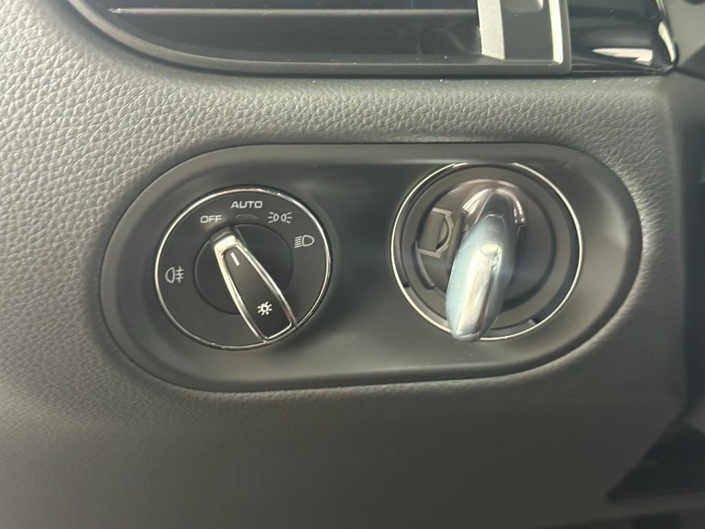 New 2026 Porsche Macan image 35