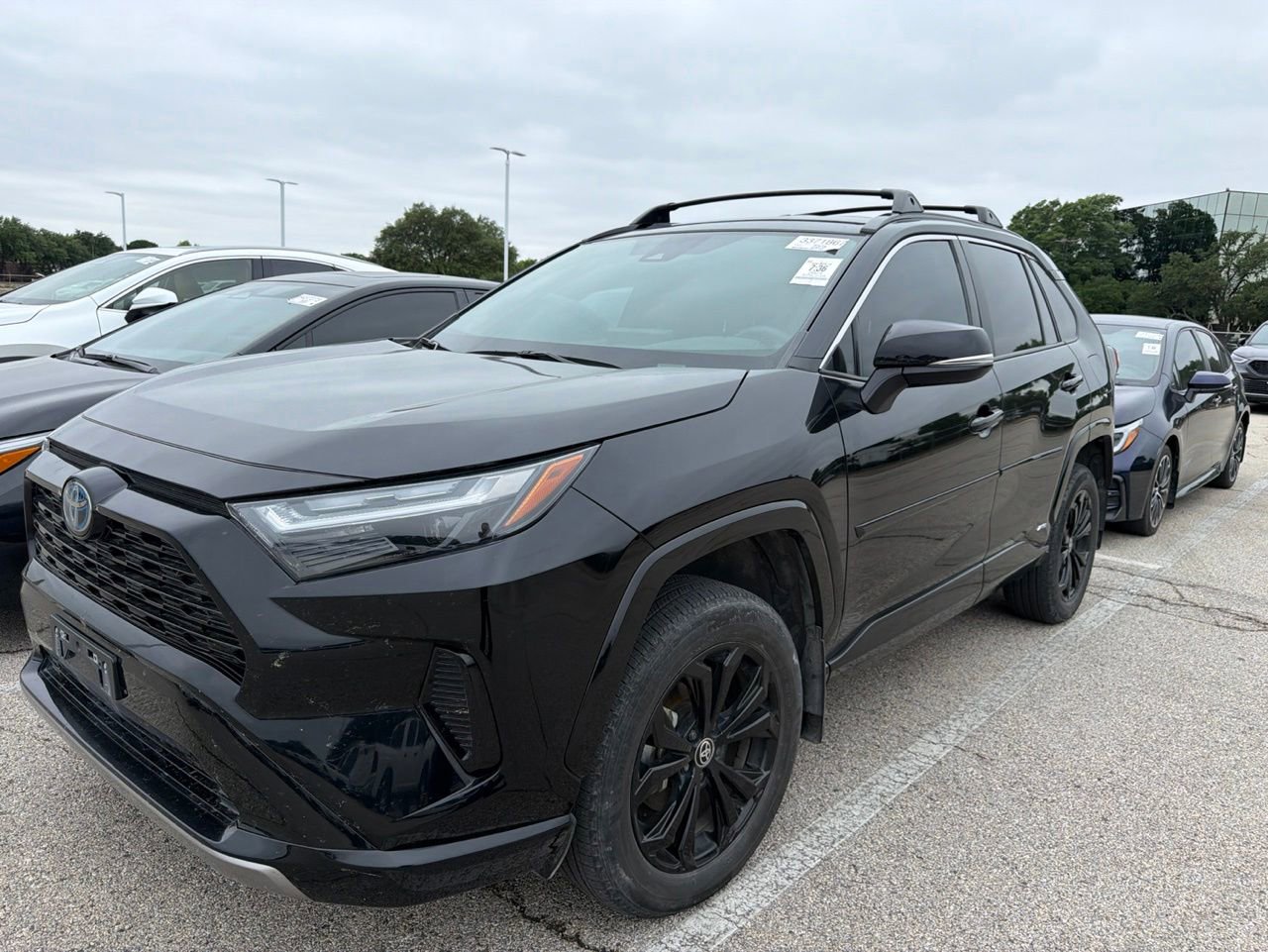 Used 2024 Toyota RAV4 SE AWD/4WD image 1