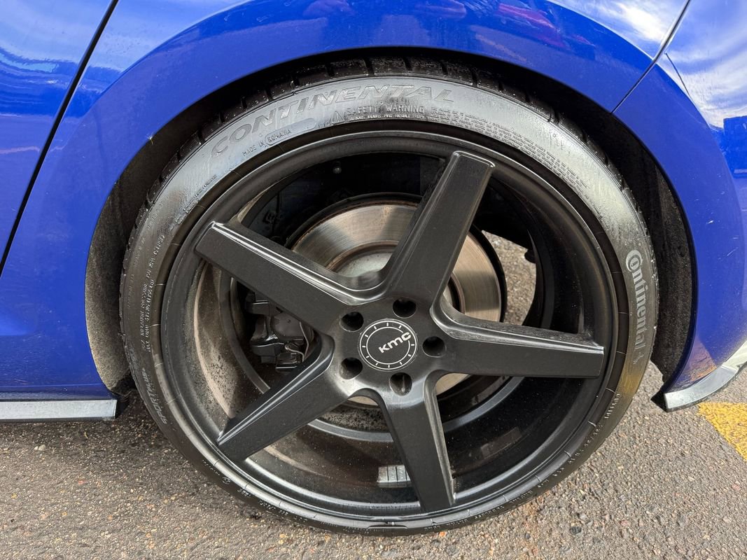 Used 2019 Volkswagen Golf R 4-Door image 13