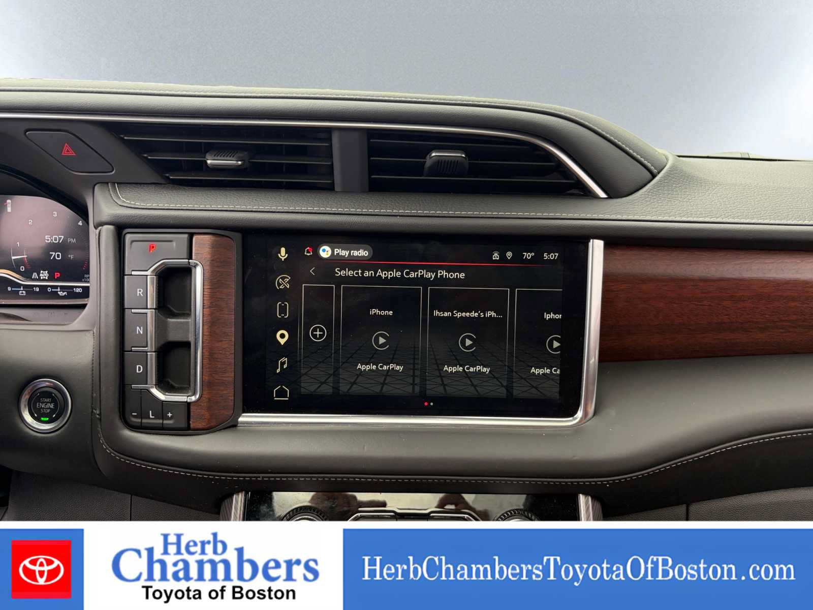 Used 2024 GMC Yukon Denali Ultimate AWD/4WD image 15
