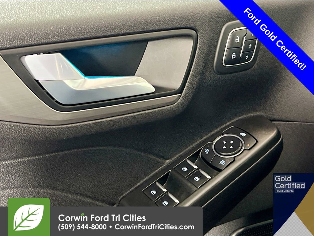 Used 2022 Ford Escape Titanium w/ Class II Trailer Tow Package image 12