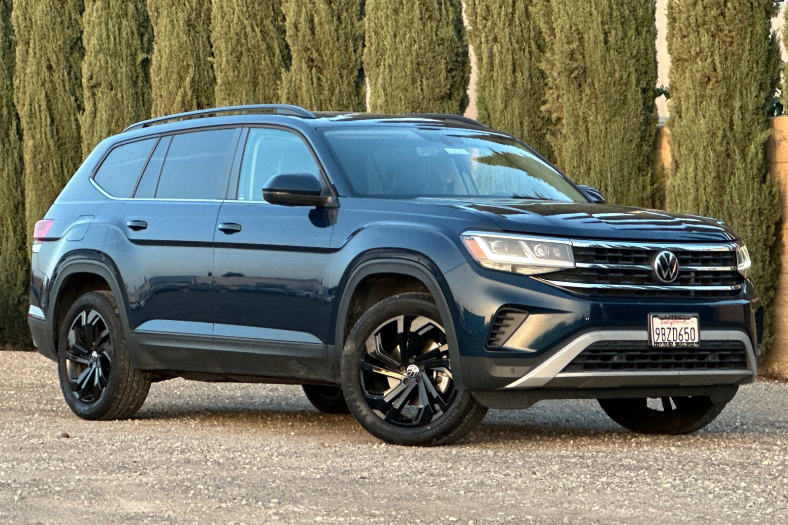 Certified 2022 Volkswagen Atlas SE image 2
