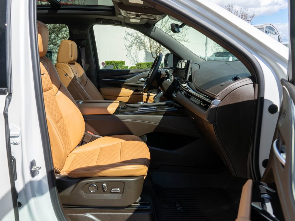 Used 2023 Cadillac Escalade ESV Sport w/ LPO, ONYX Package image 10