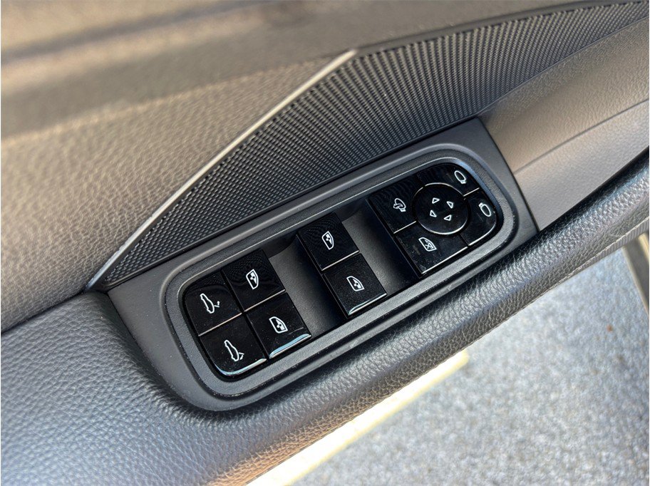 Used 2017 Porsche Panamera 4S AWD/4WD image 21