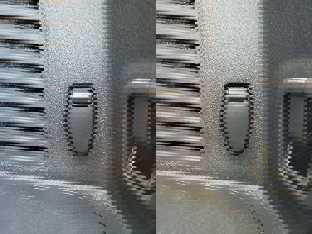 Used 2020 Nissan Rogue S image 8