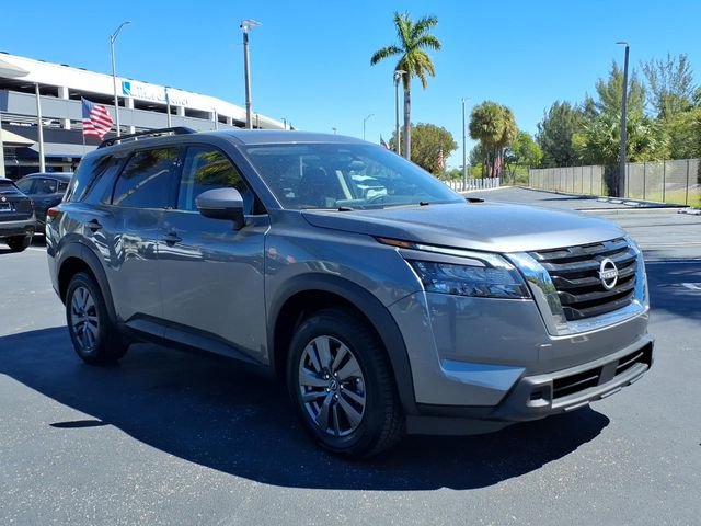 Used 2024 Nissan Pathfinder SV AWD/4WD image 16