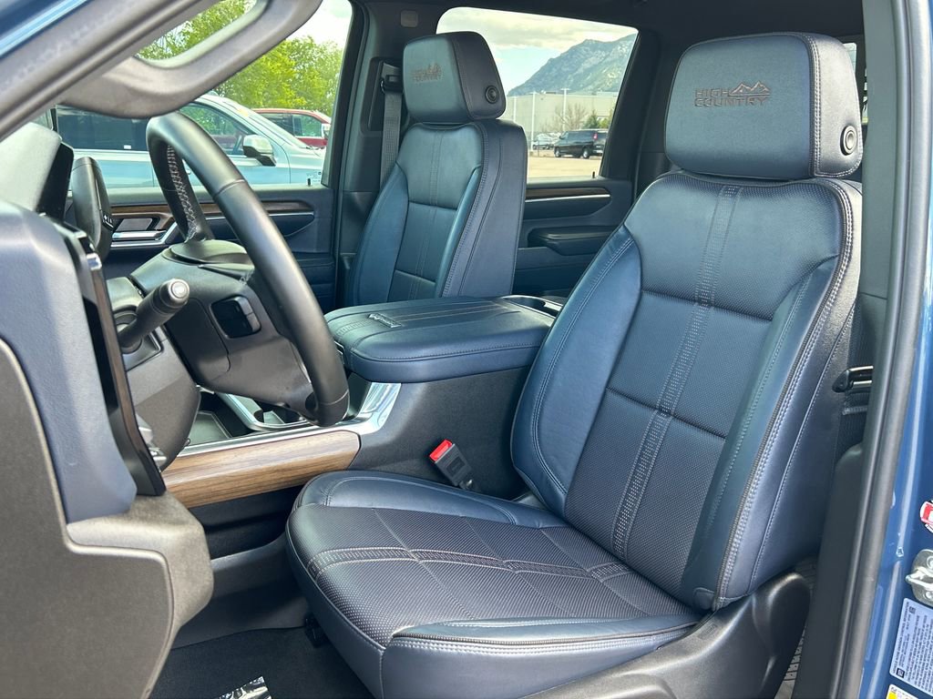 Used 2025 Chevrolet Silverado 3500 High Country w/ High Country Premium Package AWD/4WD image 16