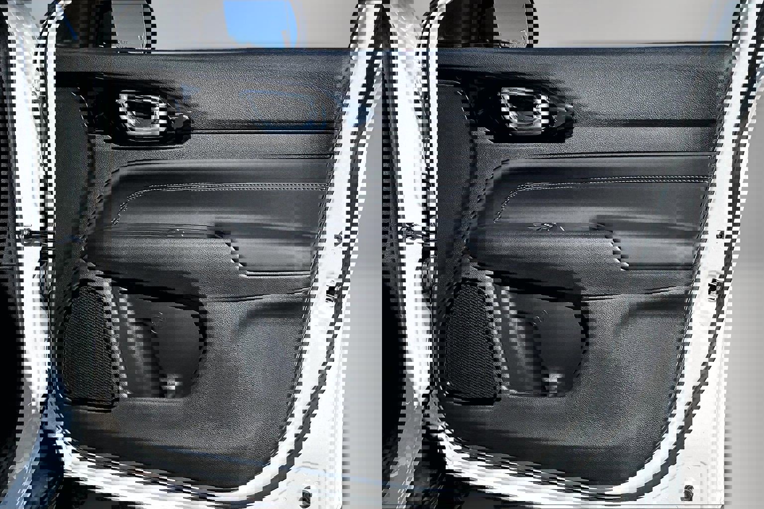 Used 2026 Jeep Compass Latitude image 28