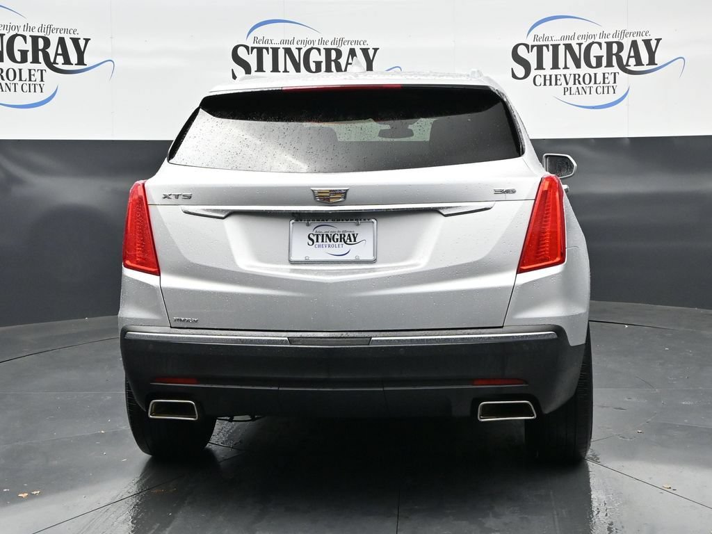 Used 2018 Cadillac XT5 Luxury w/ Driver Awareness Package FWD image 6