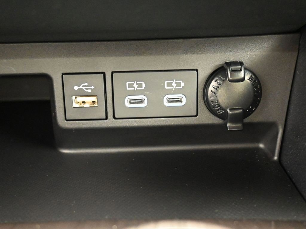 Certified 2025 Toyota Highlander Platinum image 25