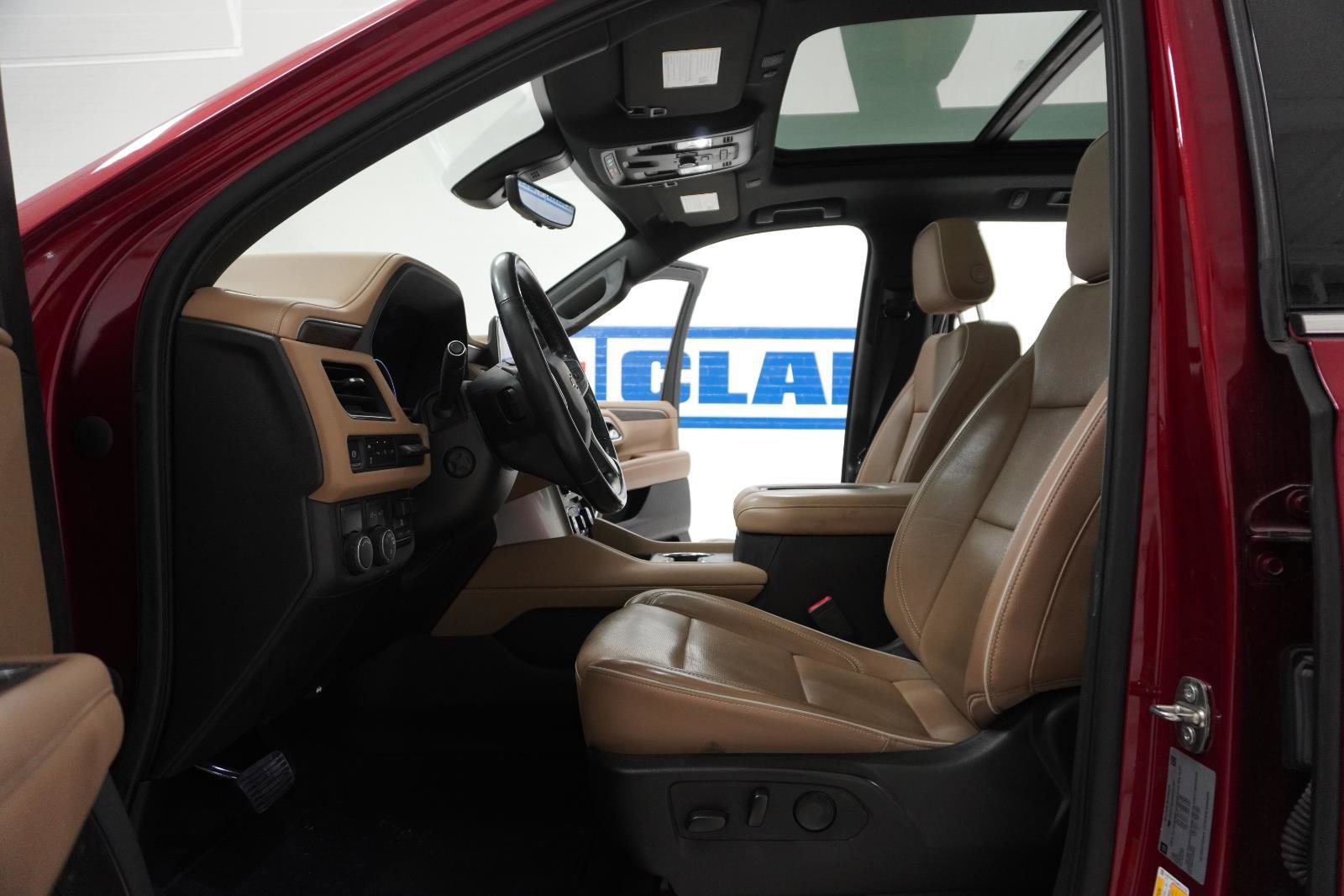 Used 2021 Chevrolet Suburban Premier w/ Premium Package image 18