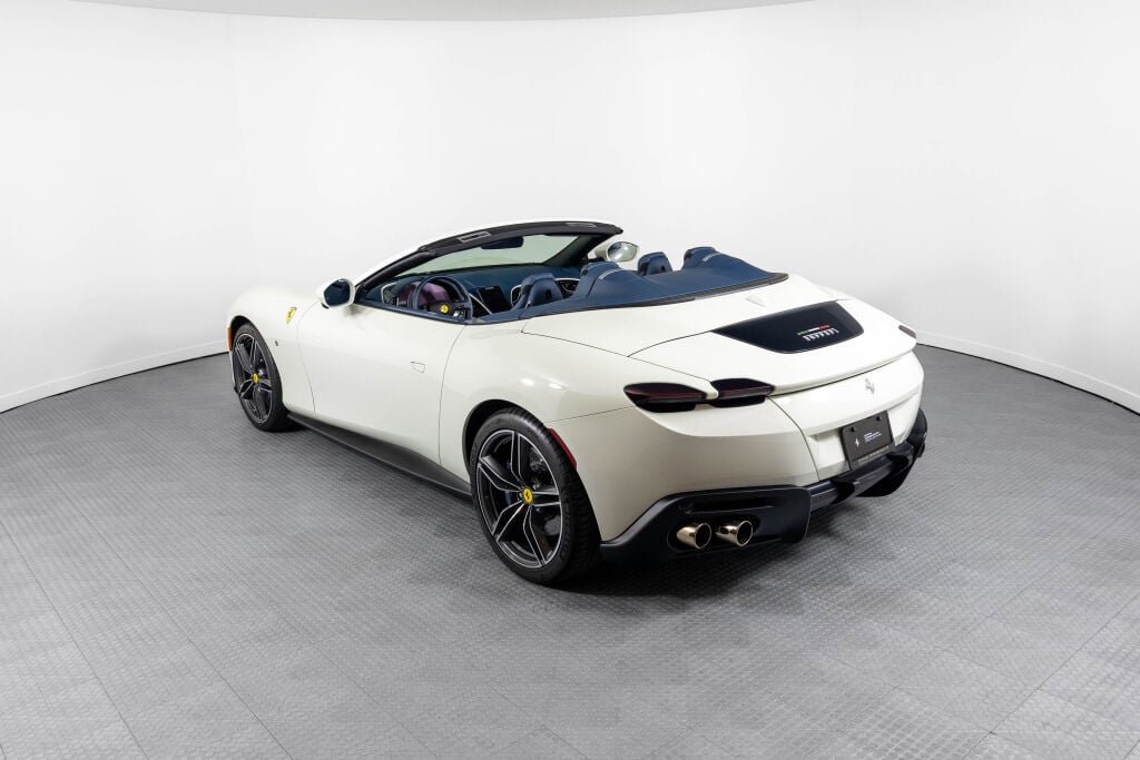 Certified 2024 Ferrari Roma Spider RWD image 13