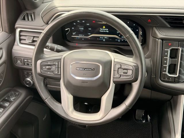 Used 2023 GMC Yukon Denali image 17