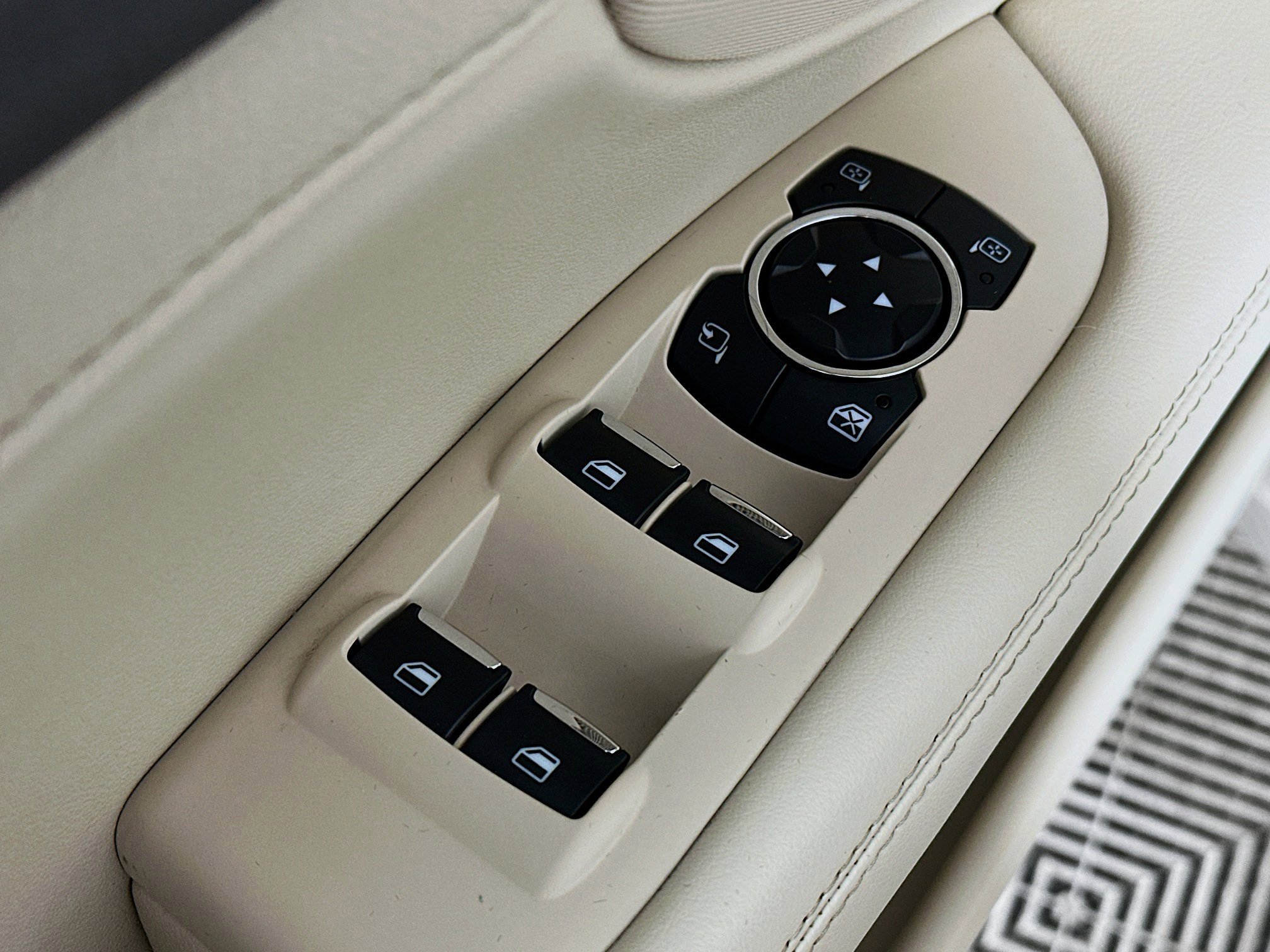 Used 2019 Lincoln MKZ Reserve FWD image 18