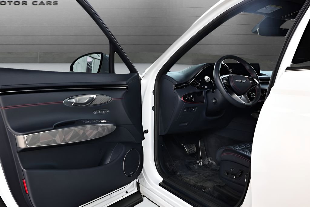 Used 2024 Genesis GV70 3.5T Sport w/ Sport Advanced Package image 39