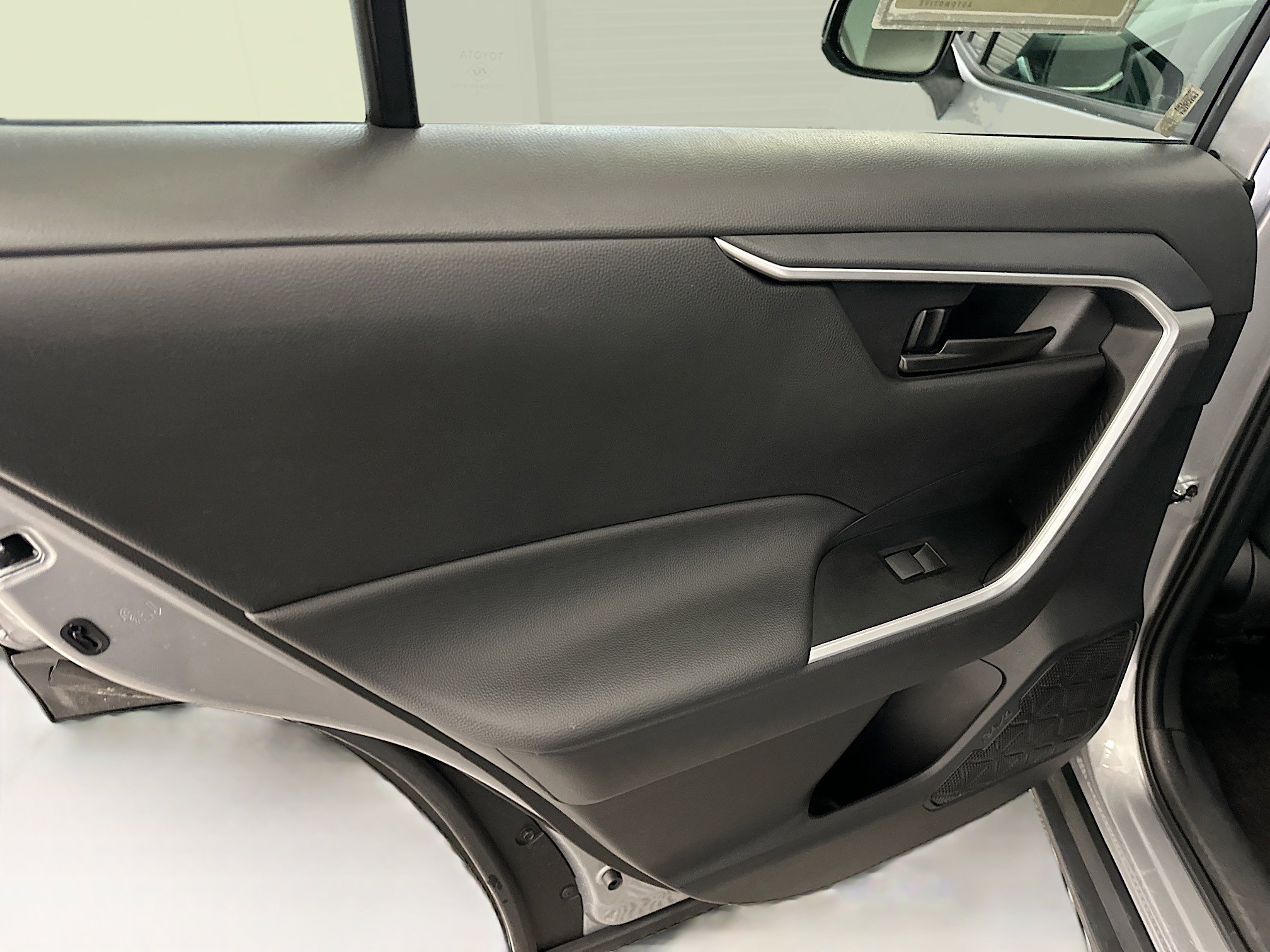 Used 2025 Toyota RAV4 LE image 27