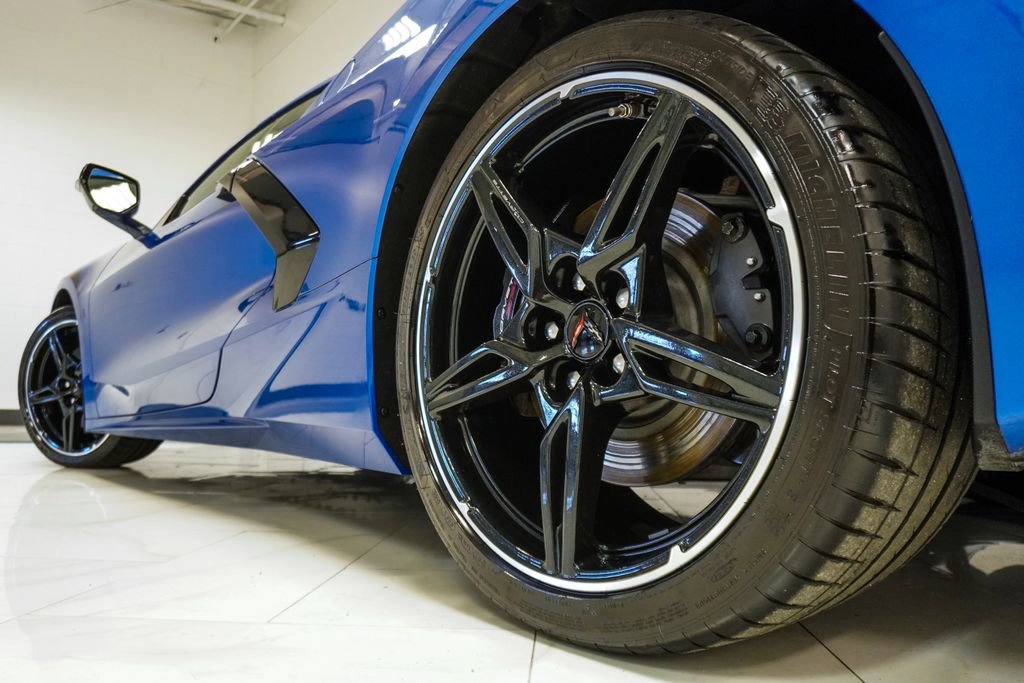 Used 2023 Chevrolet Corvette Stingray Preferred Cpe w/ Z51 Performance Package RWD image 32