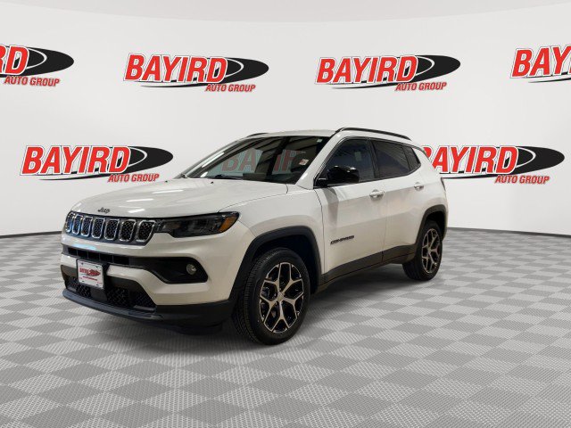 Used 2024 Jeep Compass Latitude AWD/4WD image 5