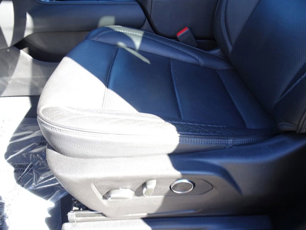 Used 2021 GMC Yukon XL Denali w/ Denali Ultimate Package image 10