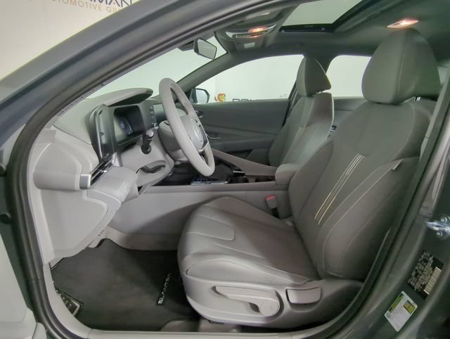 New 2026 Hyundai Elantra SEL Sport Premium FWD image 18