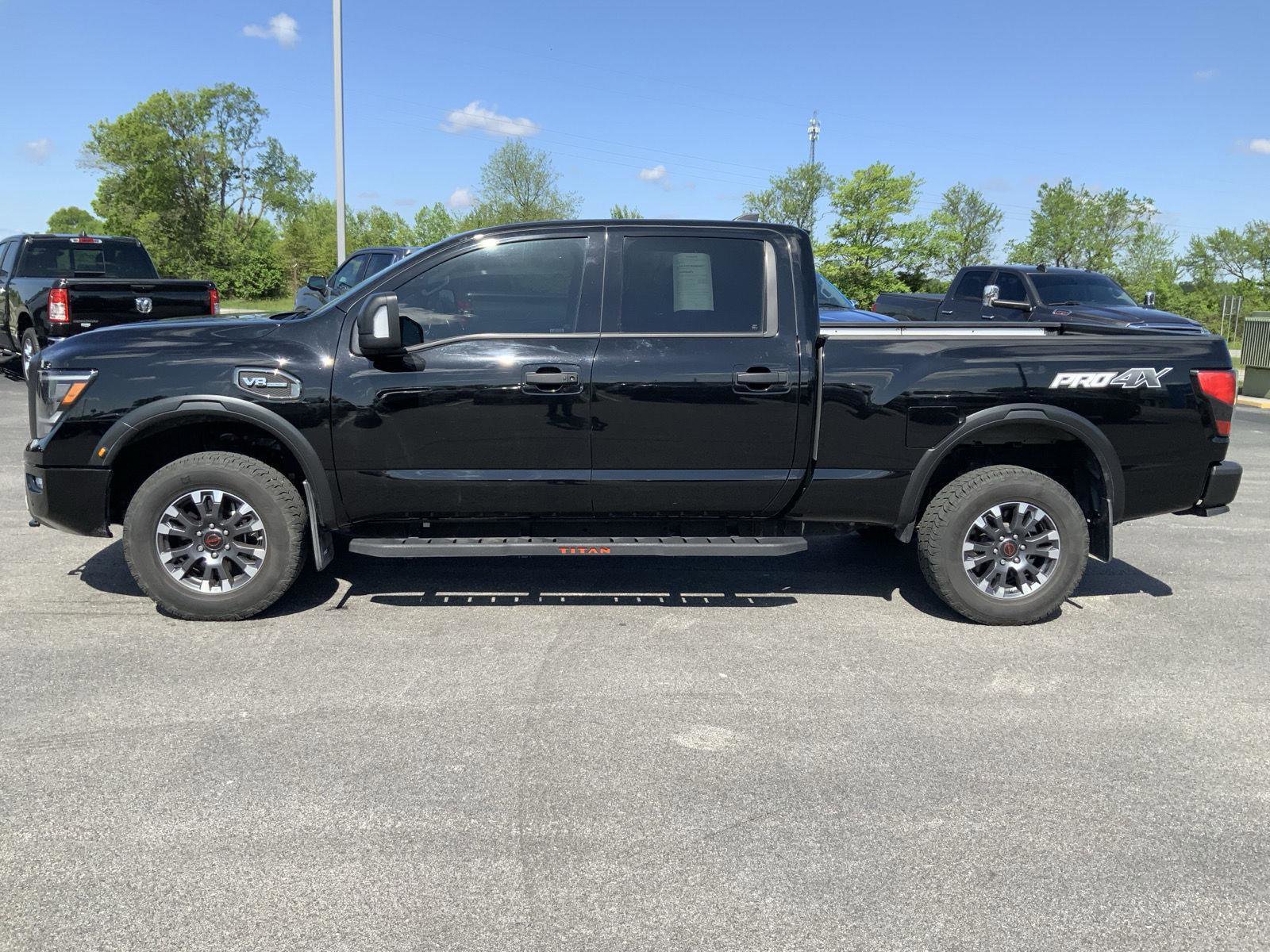 Used 2023 Nissan Titan PRO-4X AWD/4WD image 8