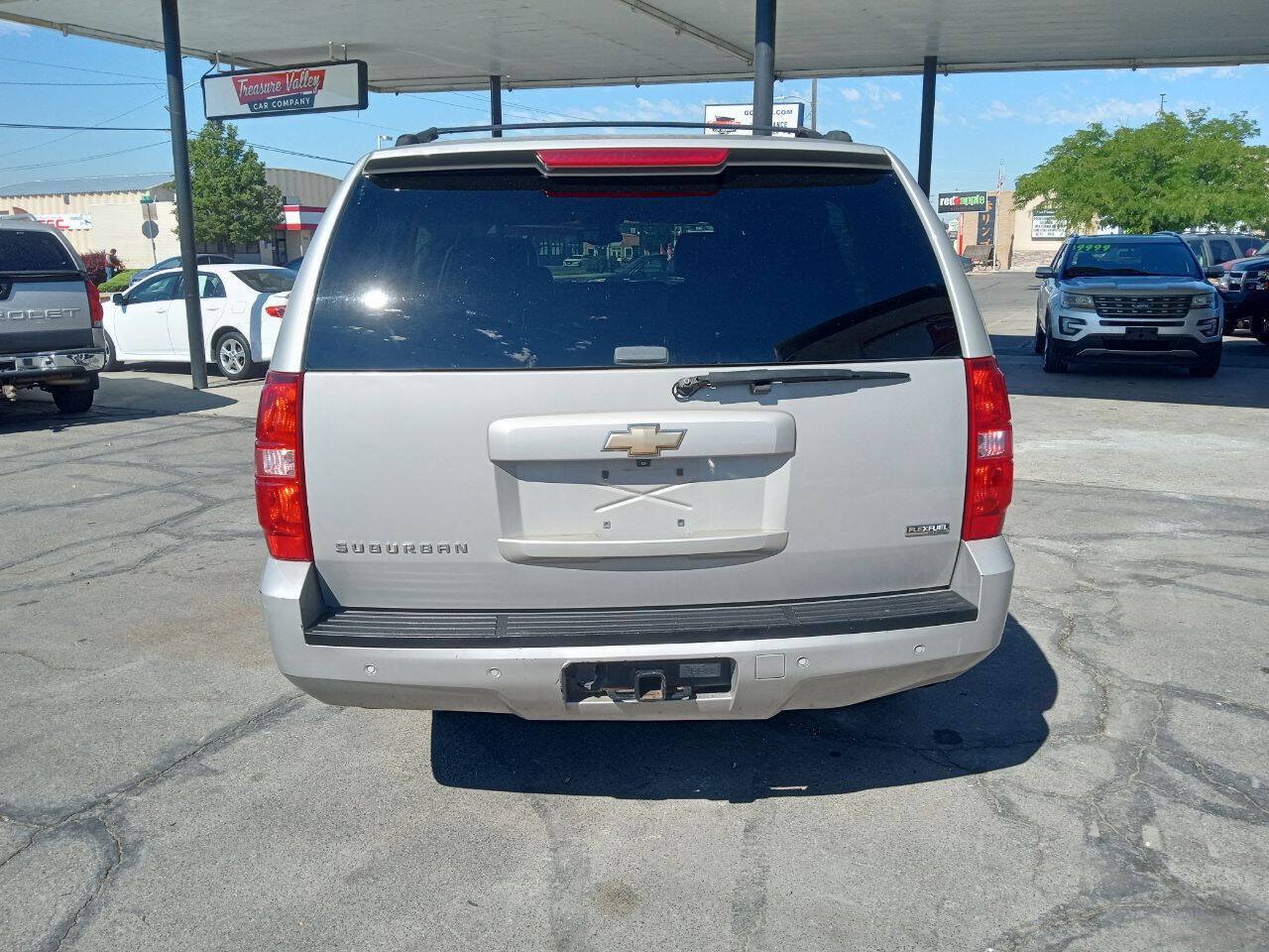 Used 2007 Chevrolet Suburban LTZ w/ LTZ Preferred Equipment Group AWD/4WD image 4