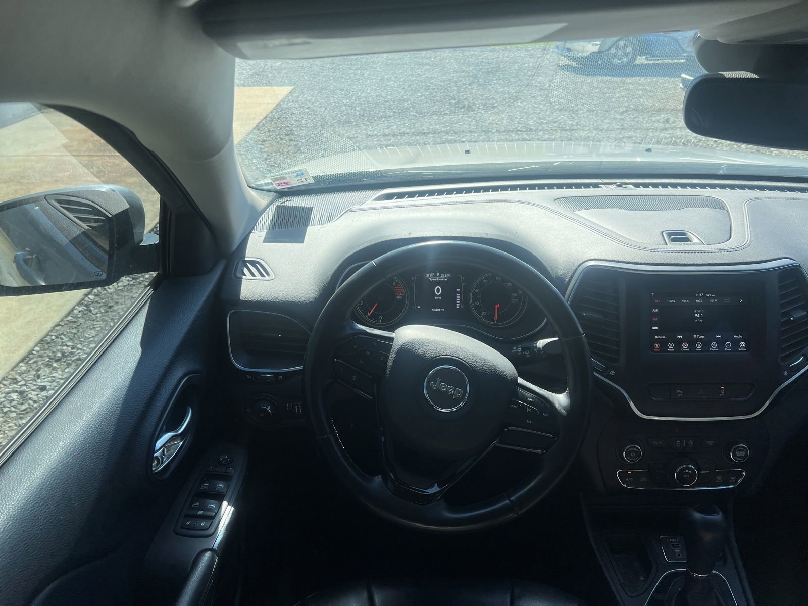 Used 2021 Jeep Cherokee Latitude Plus image 11