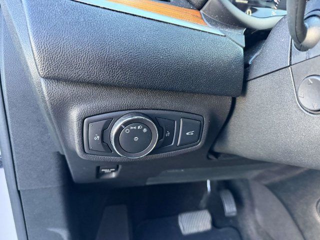Used 2019 Lincoln MKC Select w/ Select Plus Package AWD/4WD image 18