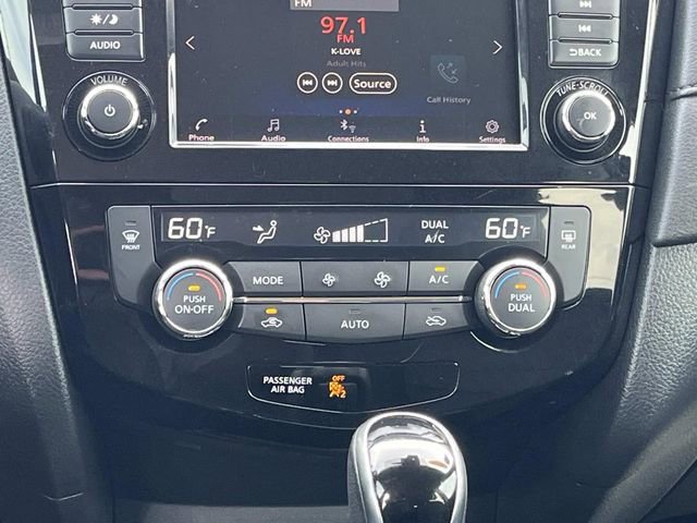 Used 2019 Nissan Rogue SV FWD image 17