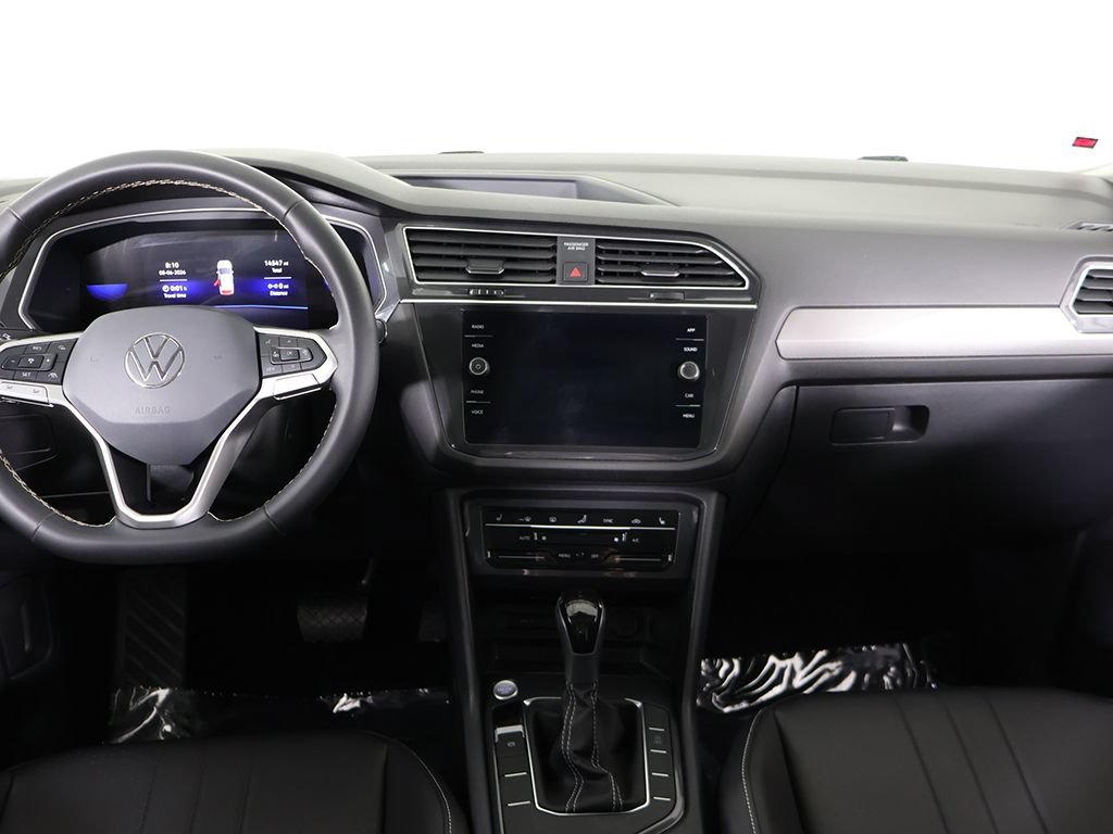 Used 2024 Volkswagen Tiguan SE FWD image 40