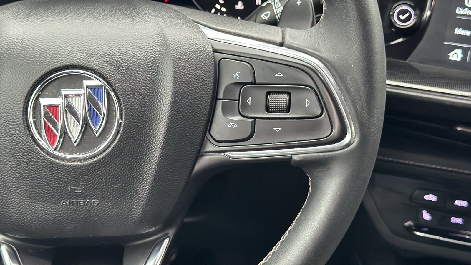 Used 2023 Buick Envision Essence FWD image 31