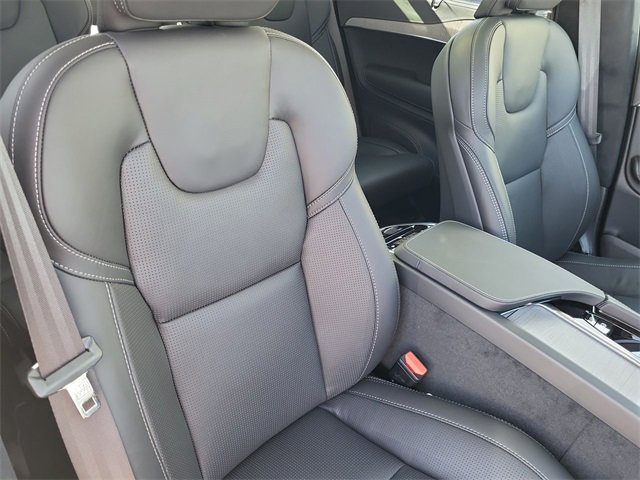 Certified 2025 Volvo XC90 B6 Ultra w/ Lounge Package image 19