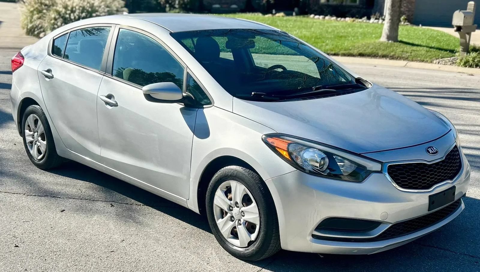 Used 2016 Kia Forte LX FWD image 1