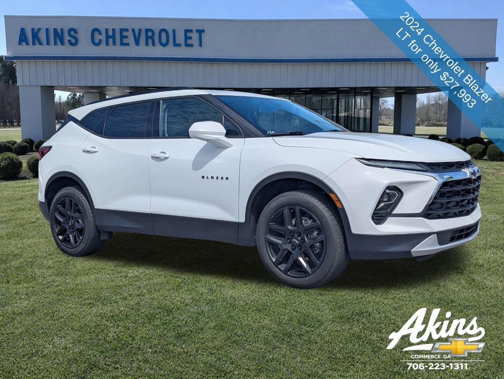 Used 2024 Chevrolet Blazer LT w/ Convenience Package FWD image 2