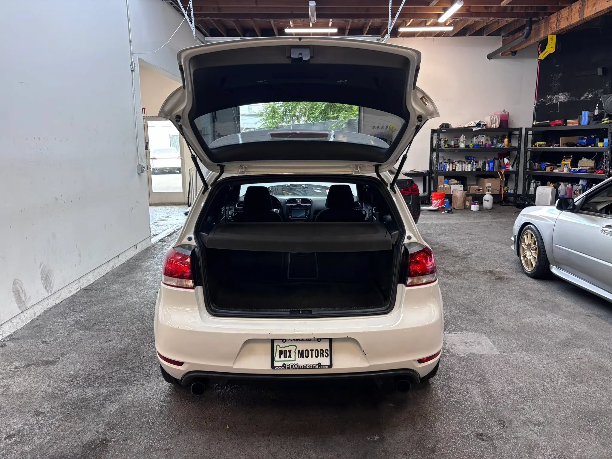 Used 2011 Volkswagen Golf 2-Door FWD image 22