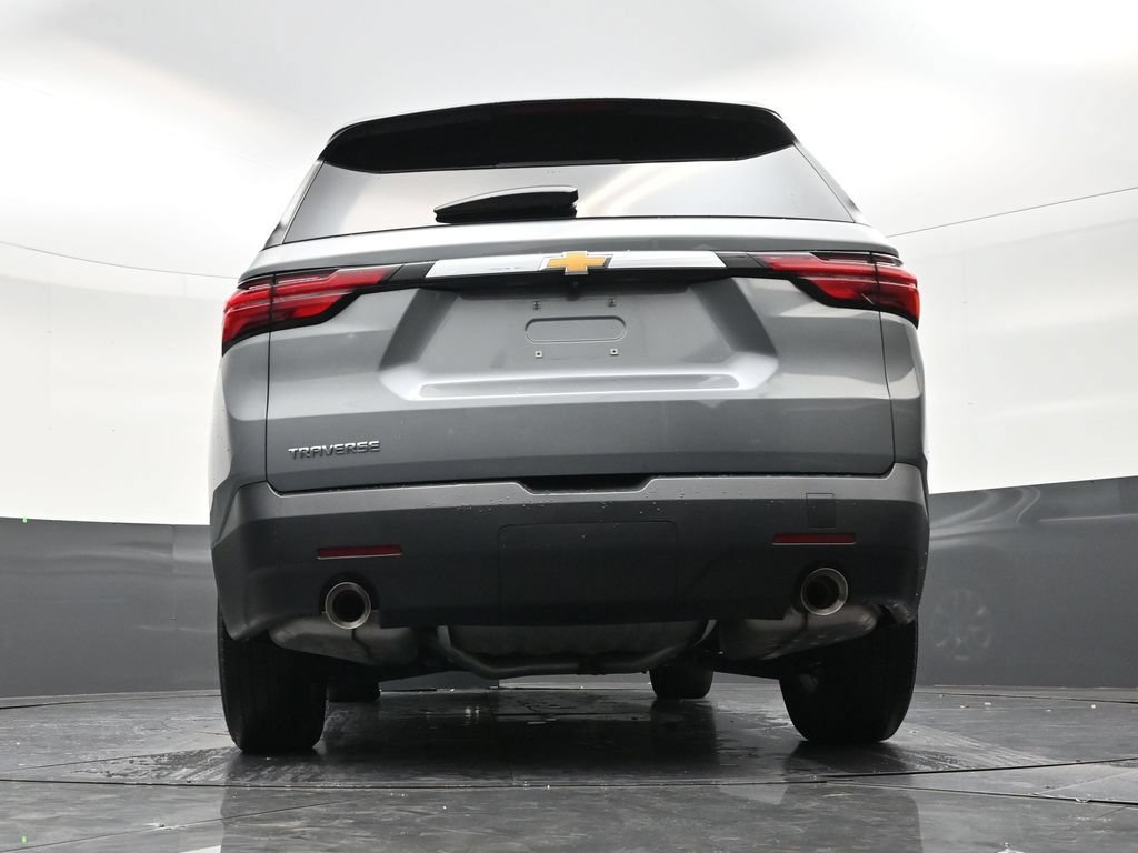 Used 2023 Chevrolet Traverse LS FWD image 23