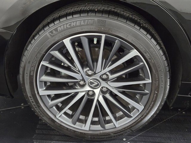 Certified 2023 Lexus ES 300h w/ Premium Package image 10