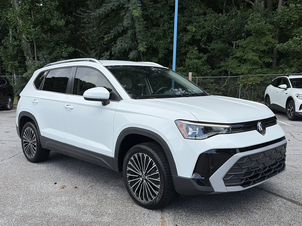 Certified 2025 Volkswagen Taos SE FWD image 25