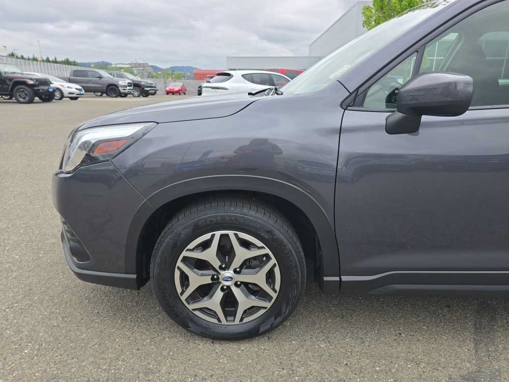 Used 2022 Subaru Forester Premium AWD/4WD image 18