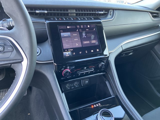 Used 2024 Jeep Grand Cherokee Laredo image 38